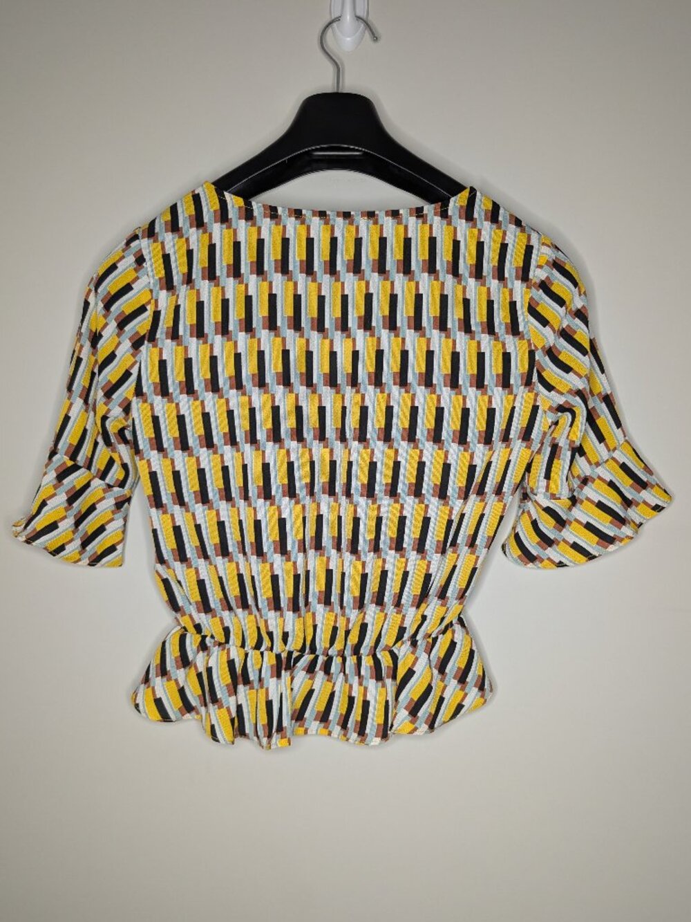 F21 Retro Patterned Ruffle Cinch Crop Top Size S - Picture 2 of 4